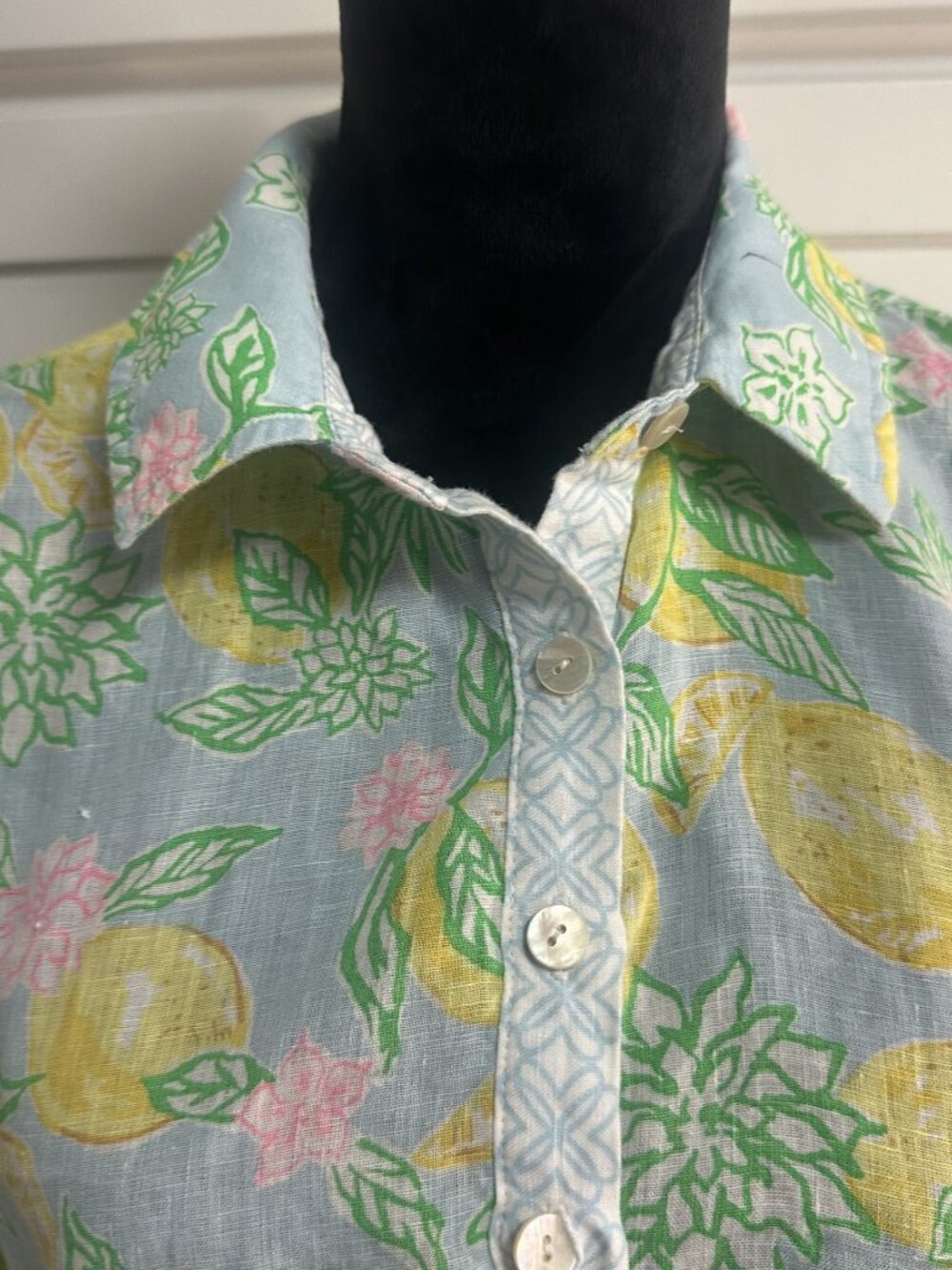 Lilly Pulitzer Eleni Linen Pullover Top Make Lemonade Medium Spring Summer - Picture 3 of 11